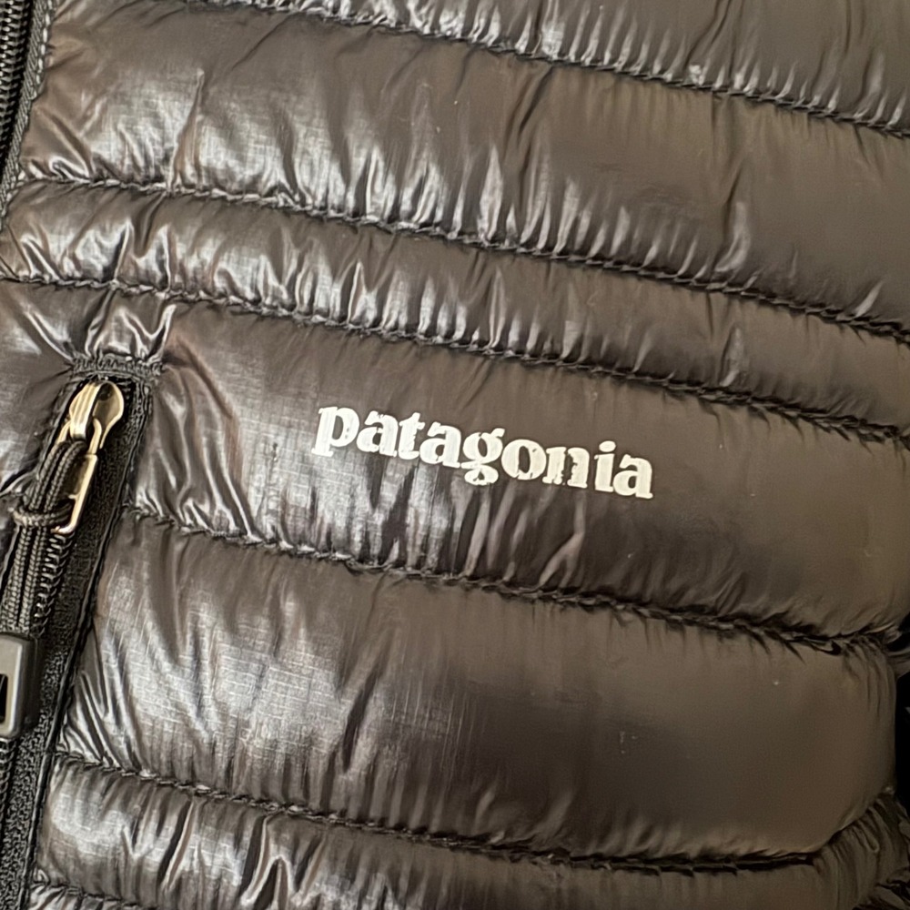 PATAGONIA Black Women Patagonia Ultralight Down Jacket Size Medium - Picture 3 of 10